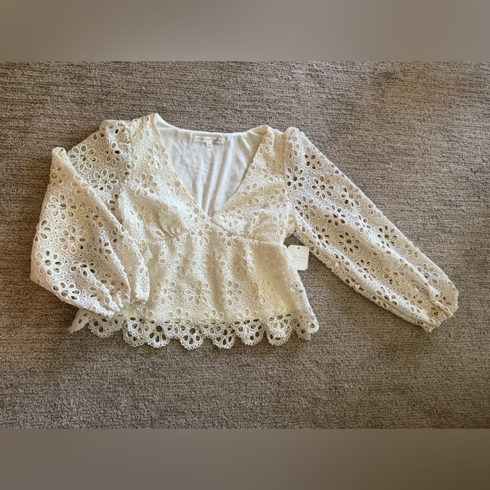 Altar'd State. Modern lace, cream top